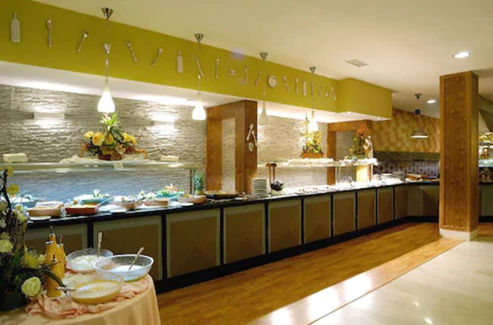 Evenia Olympic Suites Lloret de Mar Buitenkant foto