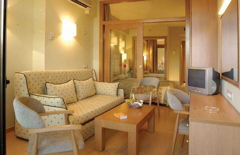 Evenia Olympic Suites Lloret de Mar Buitenkant foto